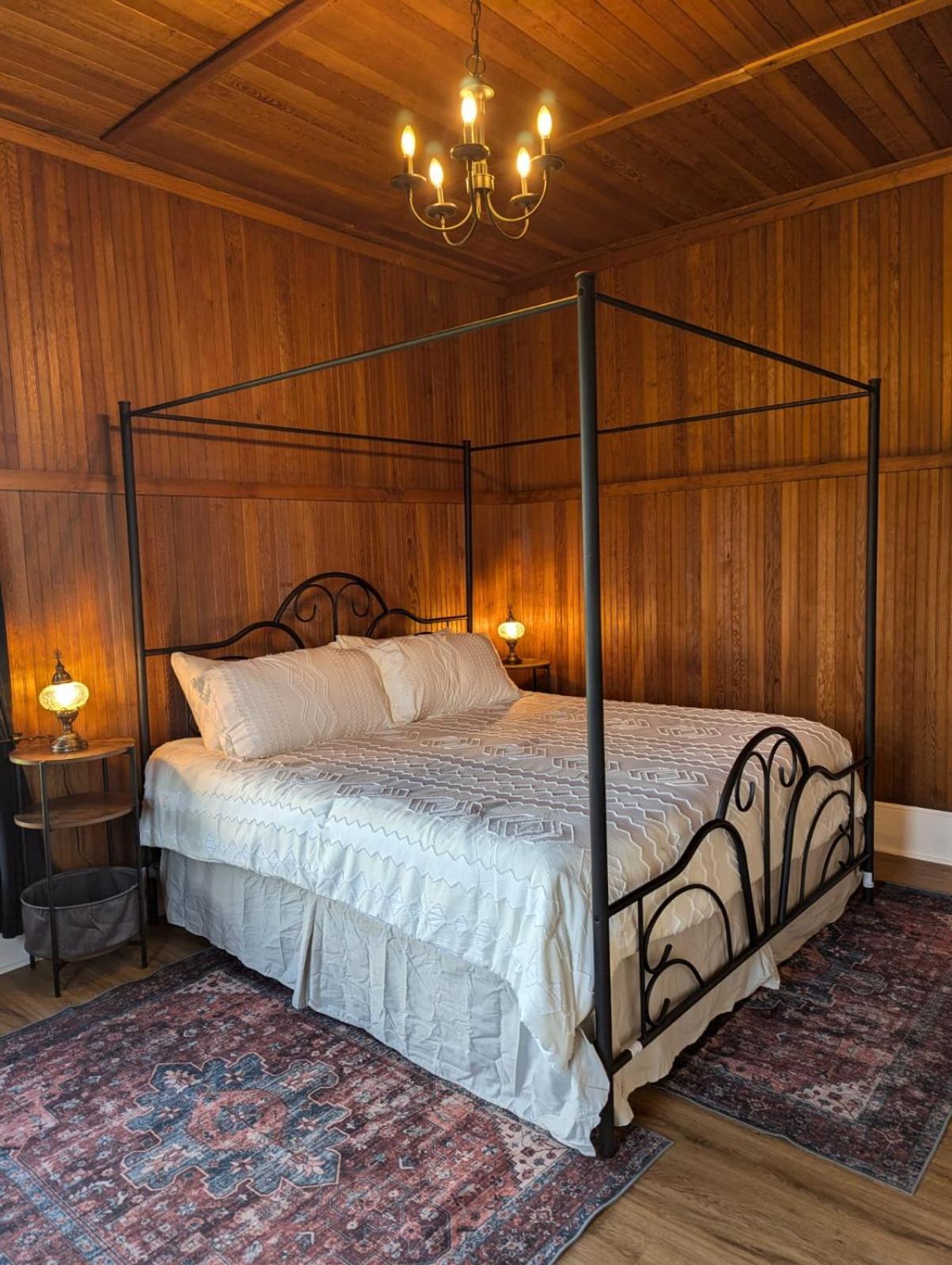 Woodside Farm Country Inn Sooke Eksteriør billede