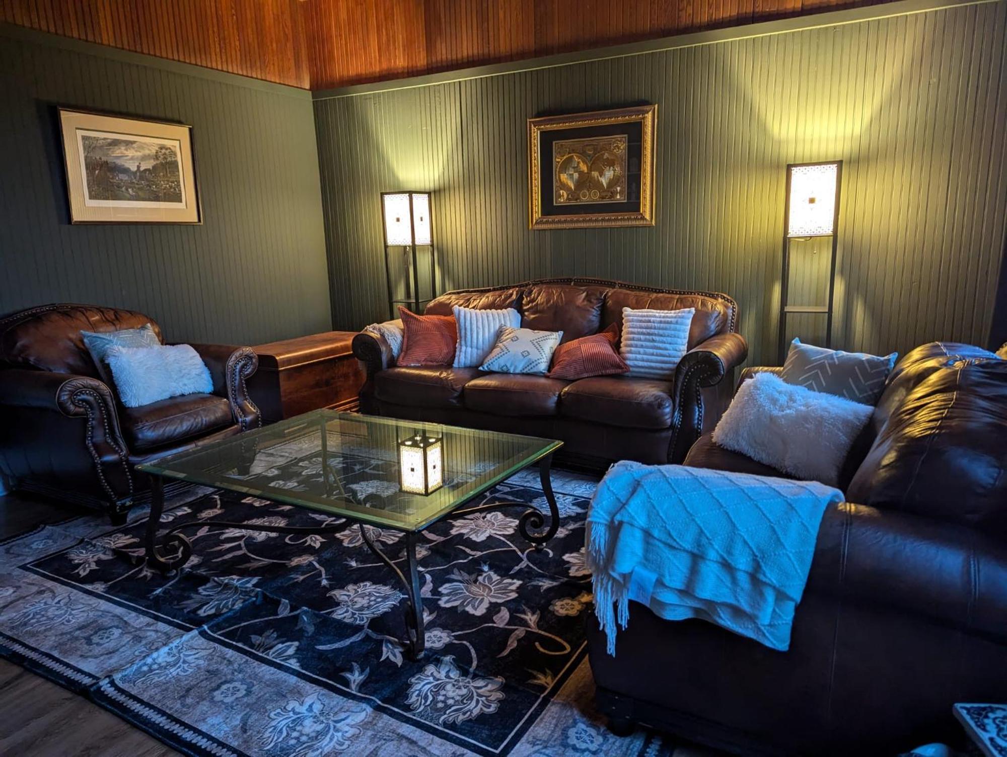 Woodside Farm Country Inn Sooke Eksteriør billede