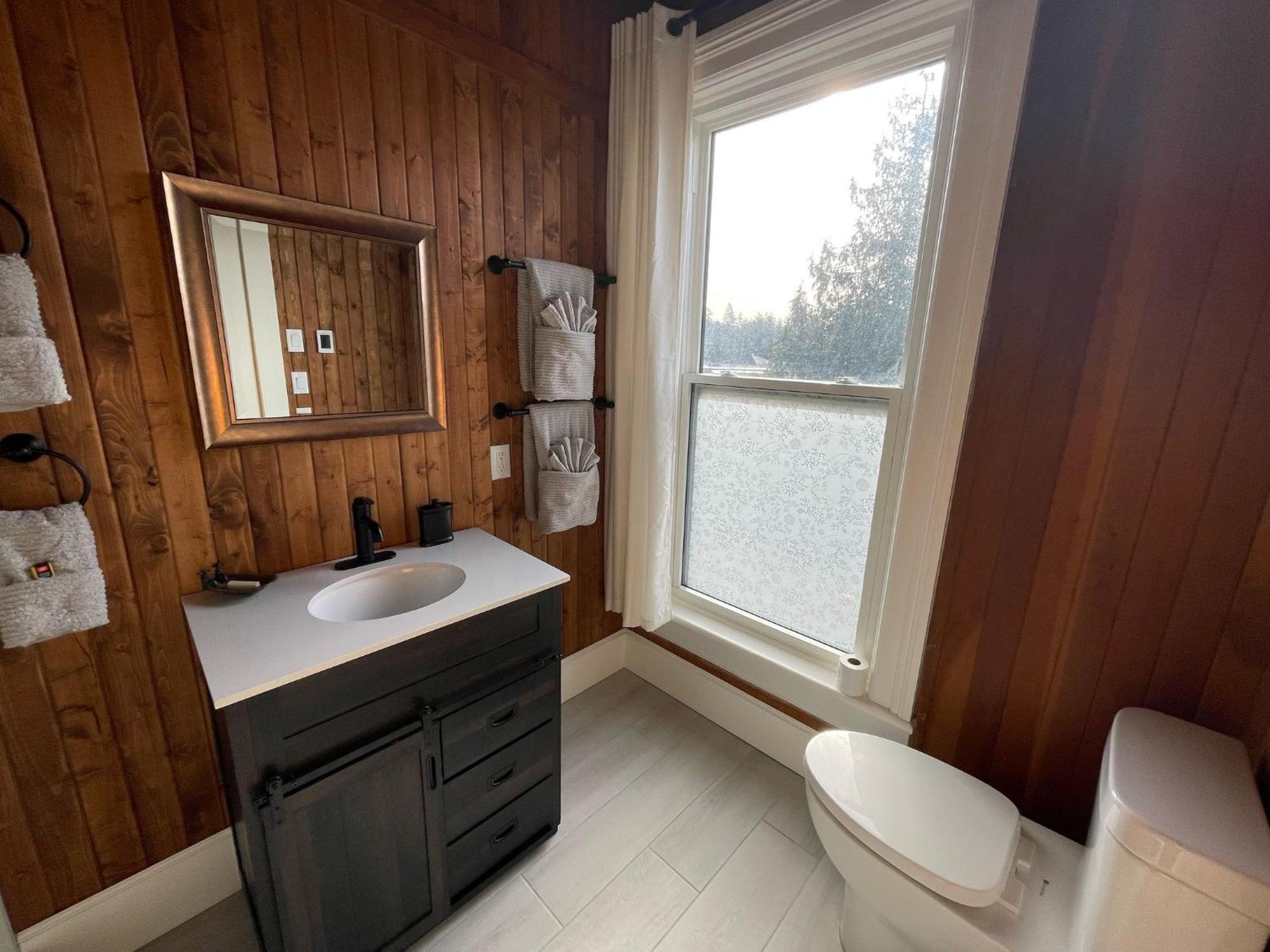 Woodside Farm Country Inn Sooke Eksteriør billede