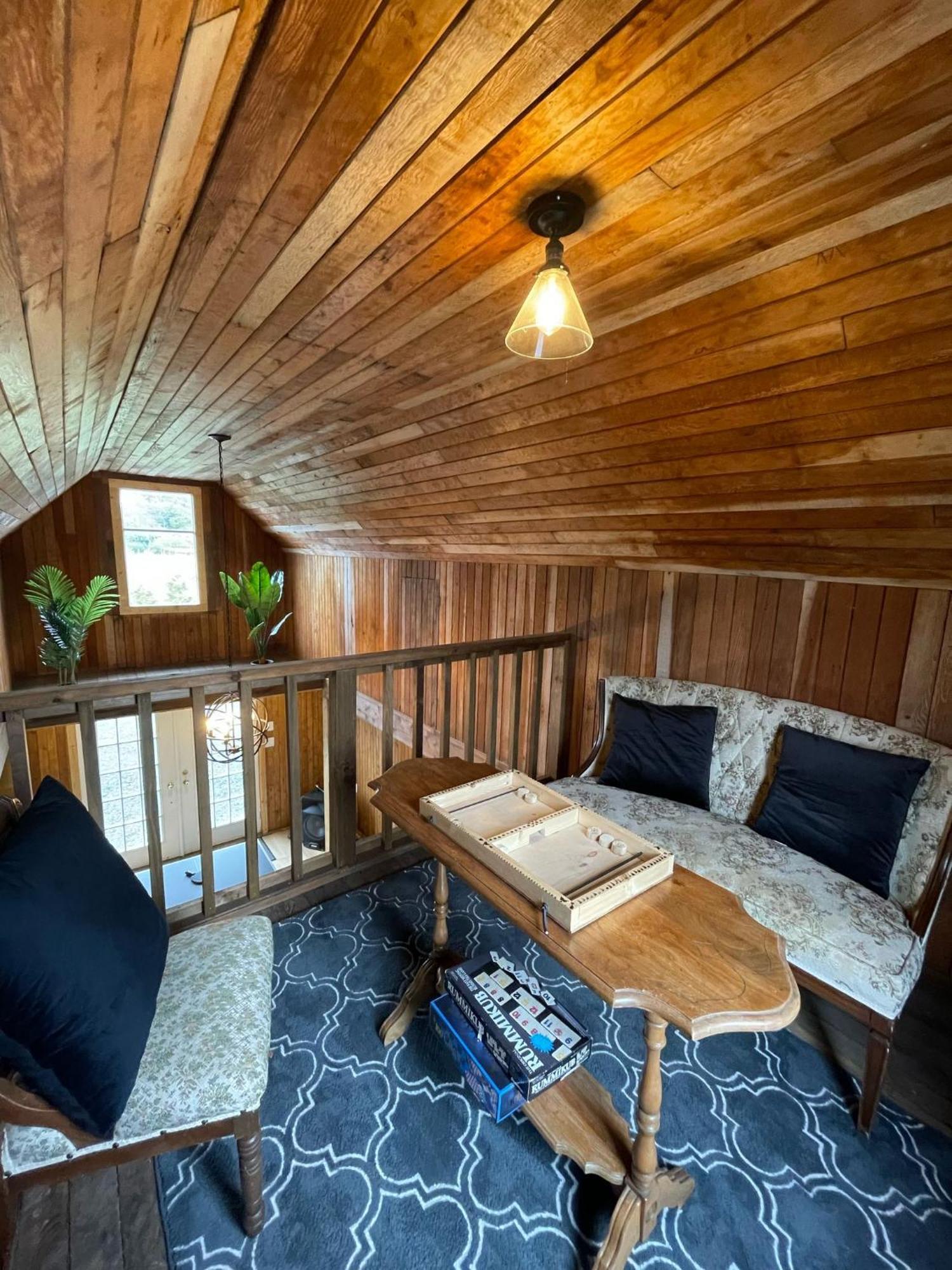 Woodside Farm Country Inn Sooke Eksteriør billede
