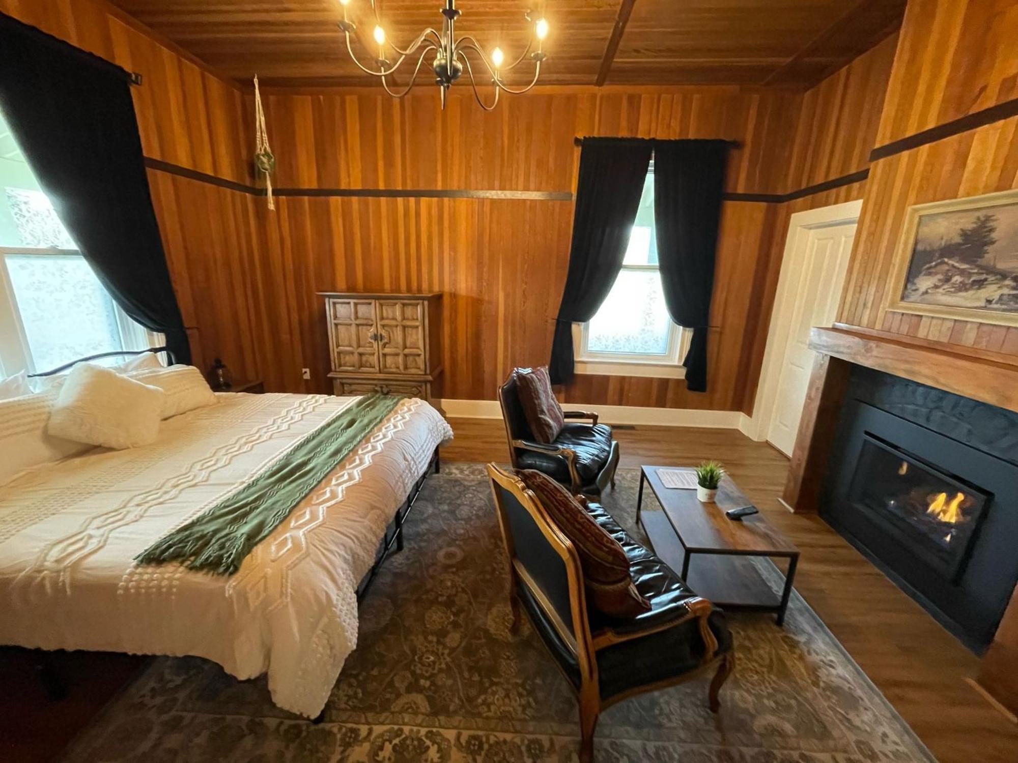 Woodside Farm Country Inn Sooke Eksteriør billede